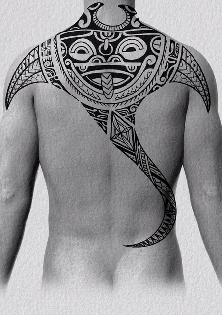 Diseño de tatuaje polinesio disponible para reservar tribal polinesio con bandas geométricas, dibujado por Leo Martínez en Koru Tatau · A Sailor's Grave Tattoo Barcelona, Granollers.