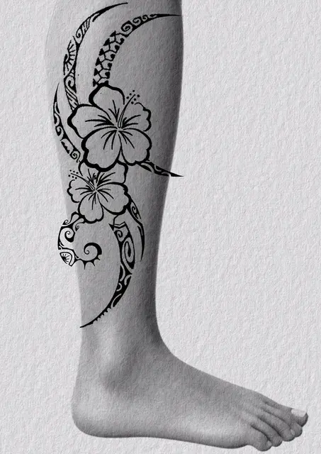 Diseño de tatuaje polinesio disponible para reservar polinesio con hibisco y creciente lunar, dibujado por Leo Martínez en Koru Tatau · A Sailor's Grave Tattoo Barcelona, Granollers.