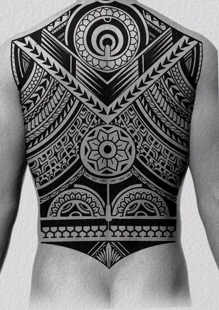 Diseño de tatuaje polinesio disponible para reservar de estilo polinesio con simbología marina, dibujado por Leo Martínez en Koru Tatau · A Sailor's Grave Tattoo Barcelona, Granollers.