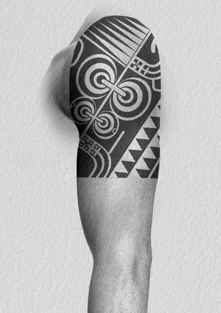 Diseño de tatuaje polinesio disponible para reservar samoano con niho mano y tramas densas, dibujado por Leo Martínez en Koru Tatau · A Sailor's Grave Tattoo Barcelona, Granollers.