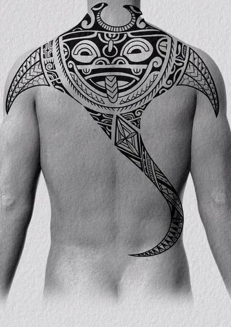 Diseño de tatuaje polinesio disponible para reservar tribal polinesio con bandas geométricas, dibujado por Leo Martínez en Koru Tatau · A Sailor's Grave Tattoo Barcelona, Granollers.