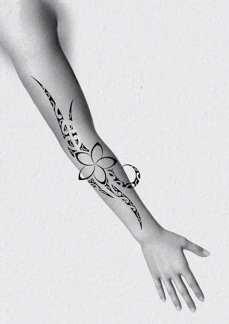Diseño de tatuaje polinesio disponible para reservar samoano con niho mano y tramas densas, dibujado por Leo Martínez en Koru Tatau · A Sailor's Grave Tattoo Barcelona, Granollers.